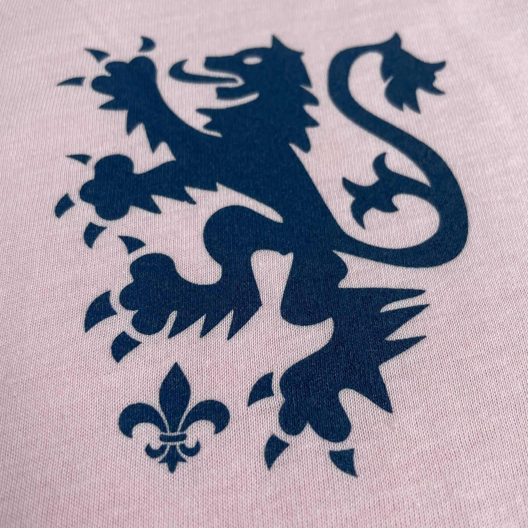 Scotland 'Fleur de Lis' Pink T-shirt